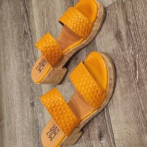 [NEW] Miz Mooz Women's Mustard Yellow Woven Leather Sandals Genna Mules Heels
